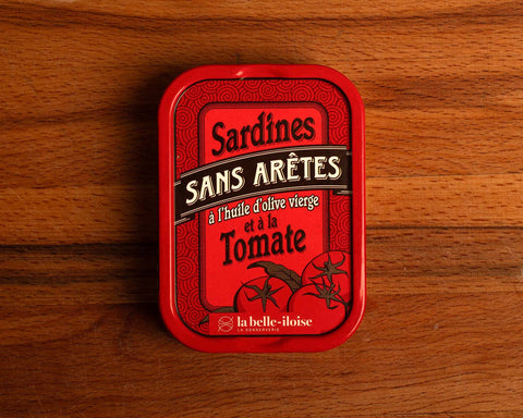 Boneless sardines with extra virgin olive oil and tomato
