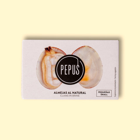 A tin of clams in white packaging with an image of an open clam with the Pepus logo on the front