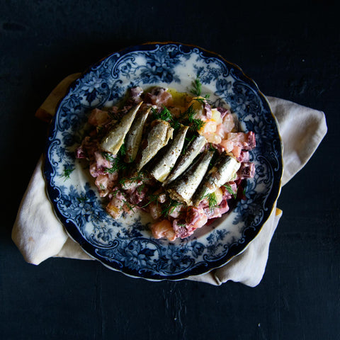 Beetroot salad with spicy sardines