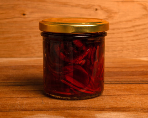 Pickled red onion with rose pepper