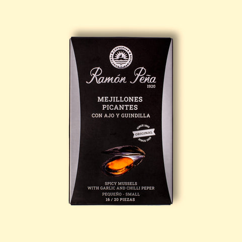 Spicy mussels with garlic and chilli